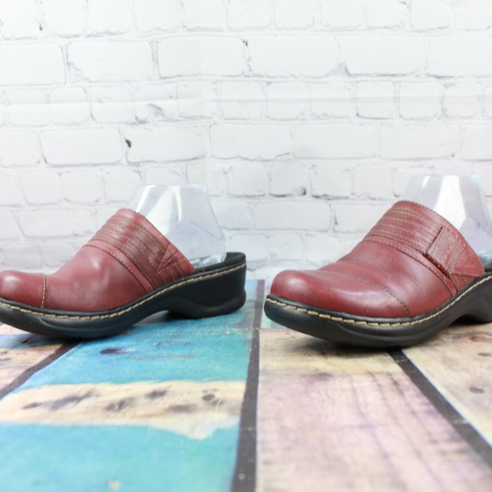 CLARKS Bendable's Leather Slip-On Clogs Size 8.5 M - Picture 2 of 9